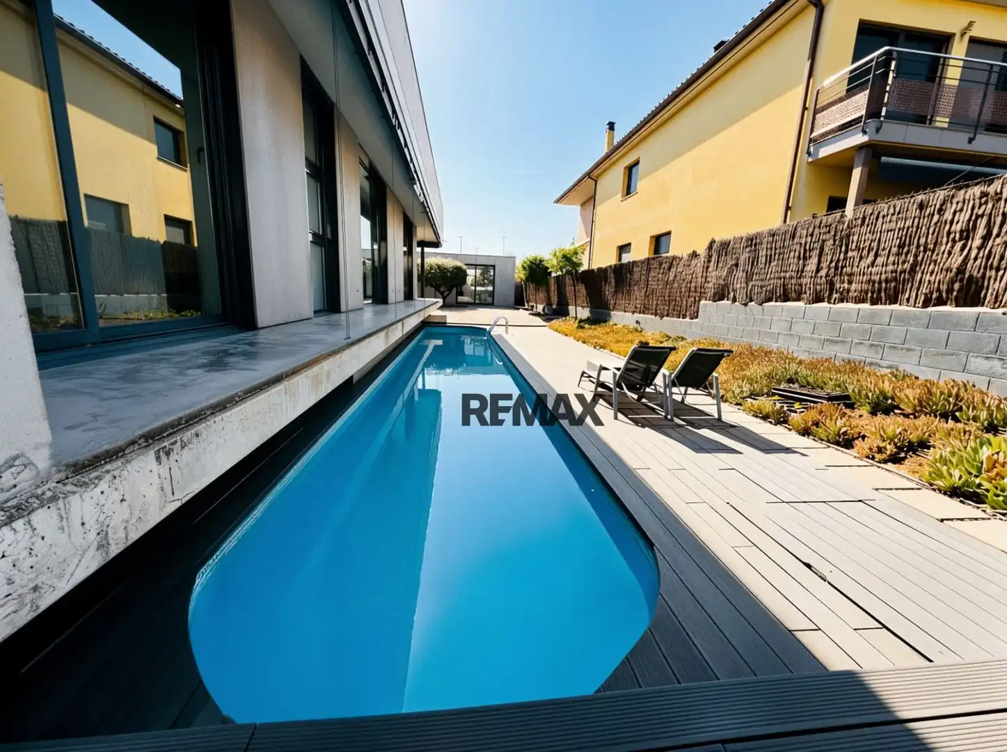 Piscina de Casa o xalet en venda en Porqueres amb Jardí privat, Terrassa i Traster