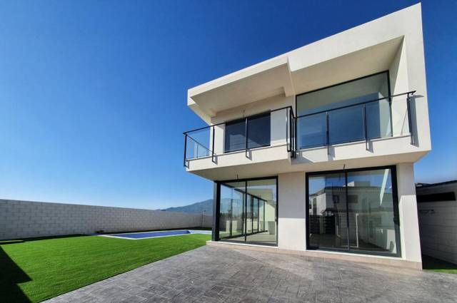 Casa-chalet en Venta en Monte y Mar