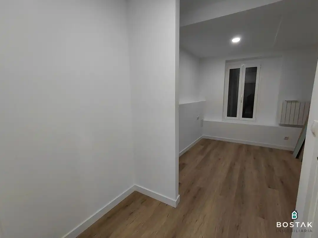 Bedroom of Flat for sale in Bilbao   with Heating and Balcony
