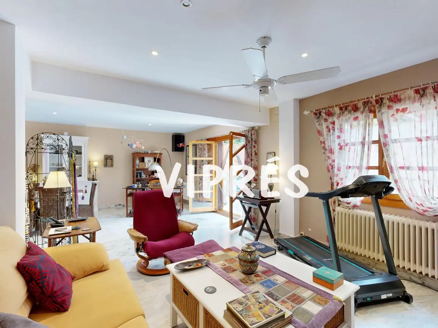 Sala de estar de Casa adosada en venta en Mérida con Calefacción