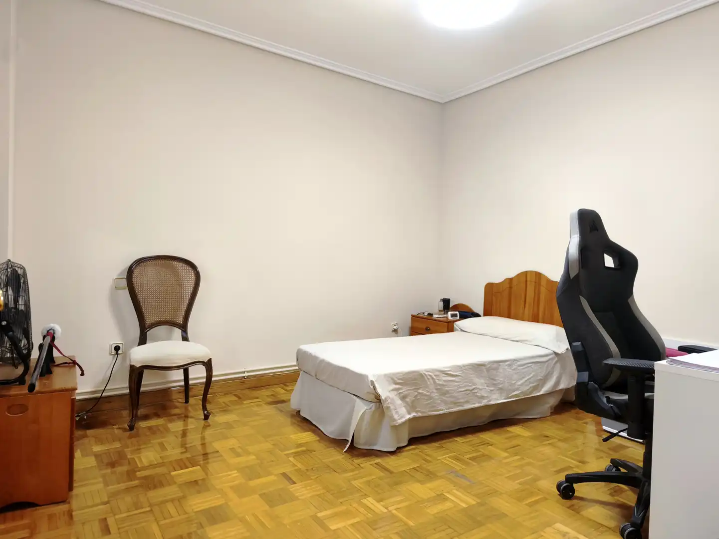 Bedroom of Flat for sale in  Logroño  with Heating, Parquet flooring and Storage room