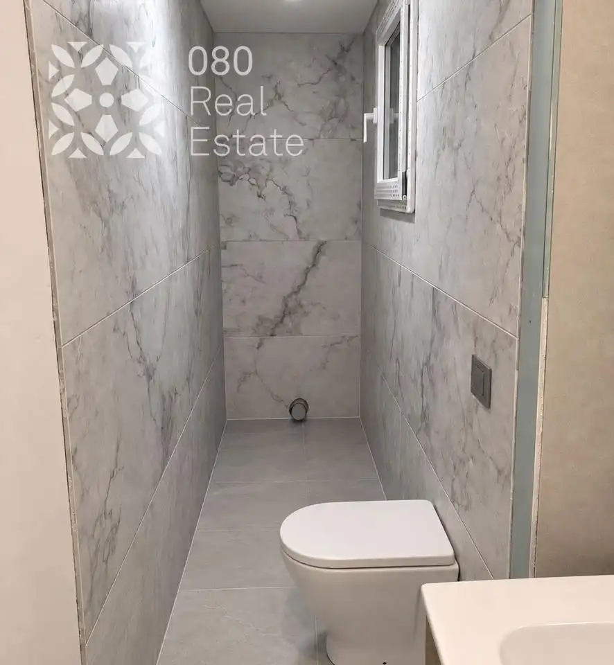 Badezimmer von Wohnung zum Verkauf in Sant Joan Despí mit Klimaanlage