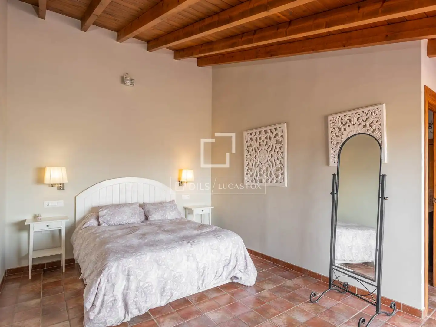 Dormitori de Finca rústica en venda en Málaga amb Jardí privat, Terrassa i Traster