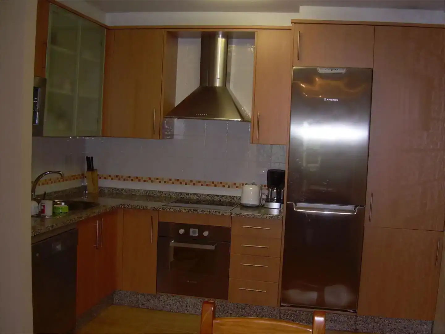 Küche von Wohnung zur Miete in Sanxenxo mit Parkett, Abstellraum und Möbliert