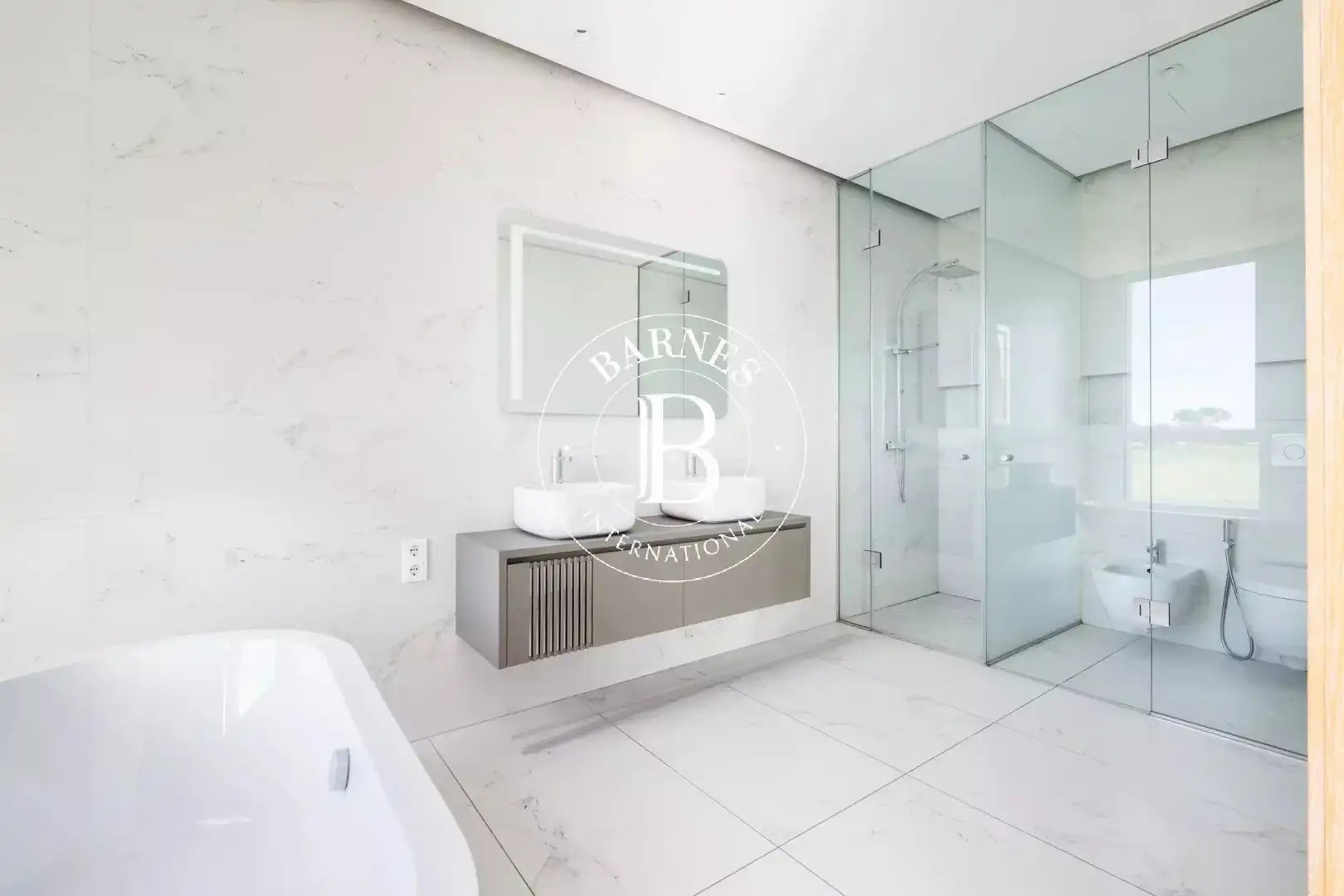 Bathroom of Flat for rent in Pozuelo de Alarcón  with Air Conditioner, Heating and Terrace