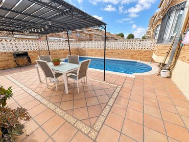 Villa con piscina in vendita a La Ermita