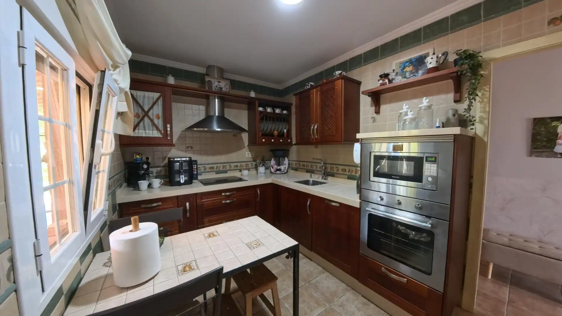 Kitchen of Houses for sale in Chiclana de la Frontera  with Air Conditioner, Private garden and Storage room