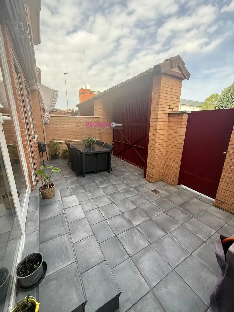 Casa adosada en venta en Ensanche