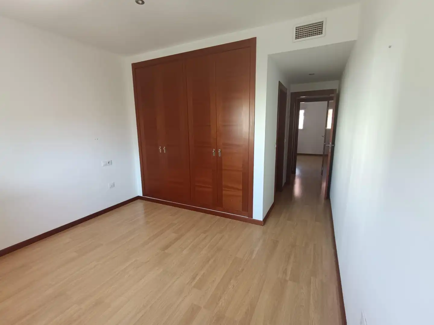 Habitación de Piso de alquiler en Córdoba con Aire acondicionado, Jardín privado y Terraza