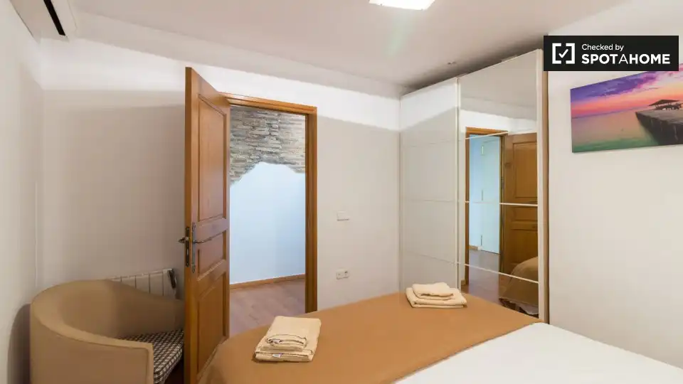 Appartamento con terrazza in affitto a Ciutat Vella, imagen 2
