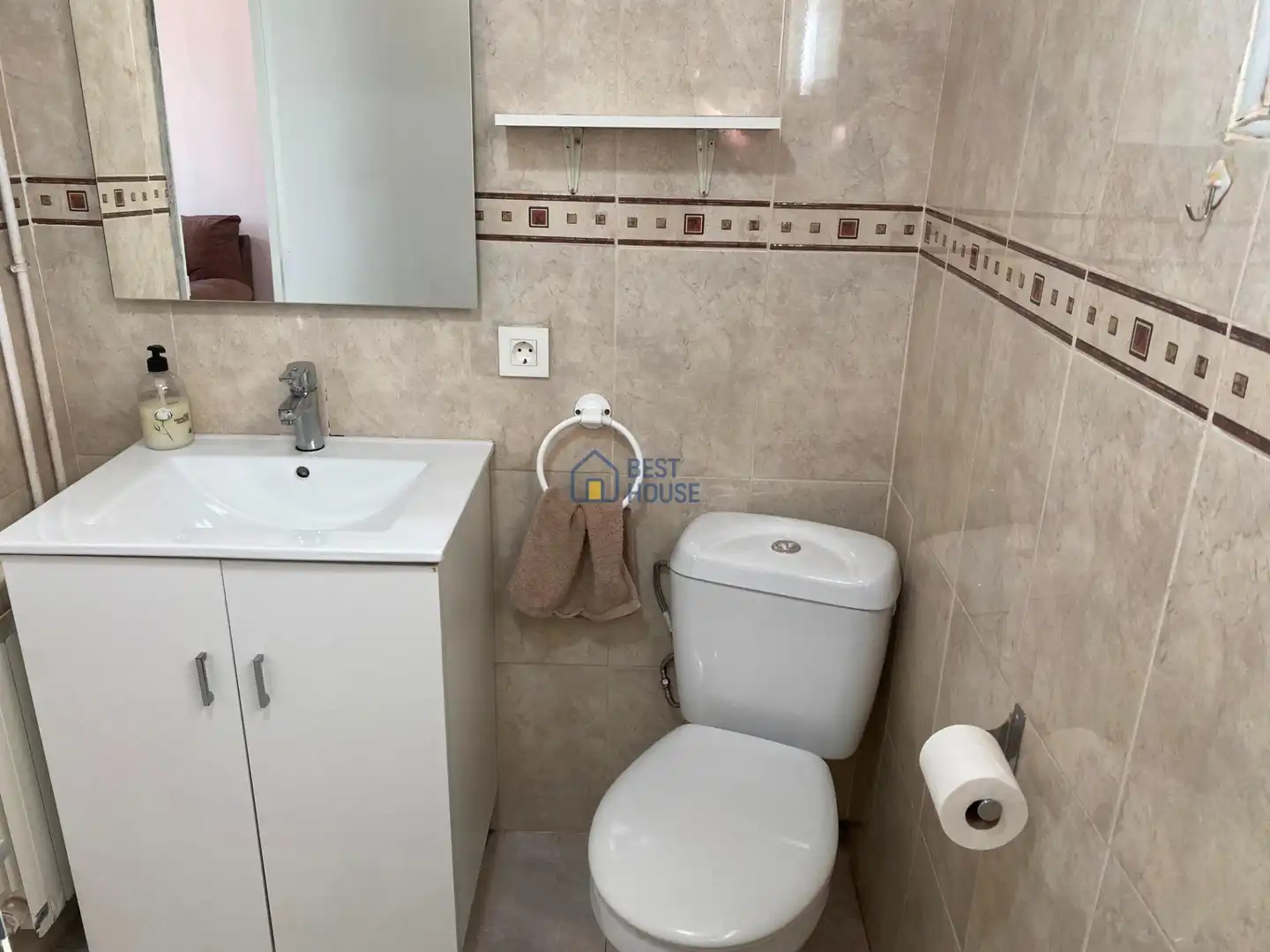 Baño de Piso de alquiler en León Capital  con Calefacción y Amueblado