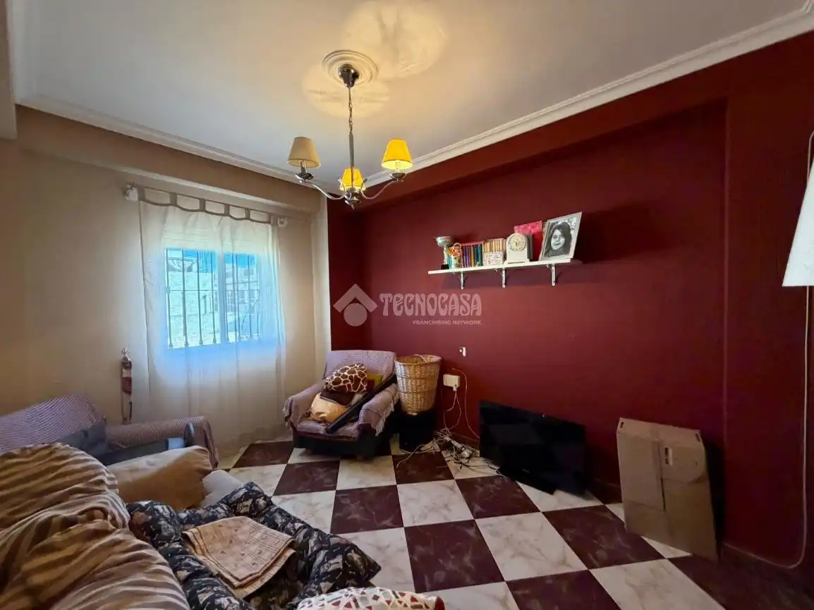 Sala d'estar de Casa o xalet en venda en Sevilla amb Aire condicionat i Balcó