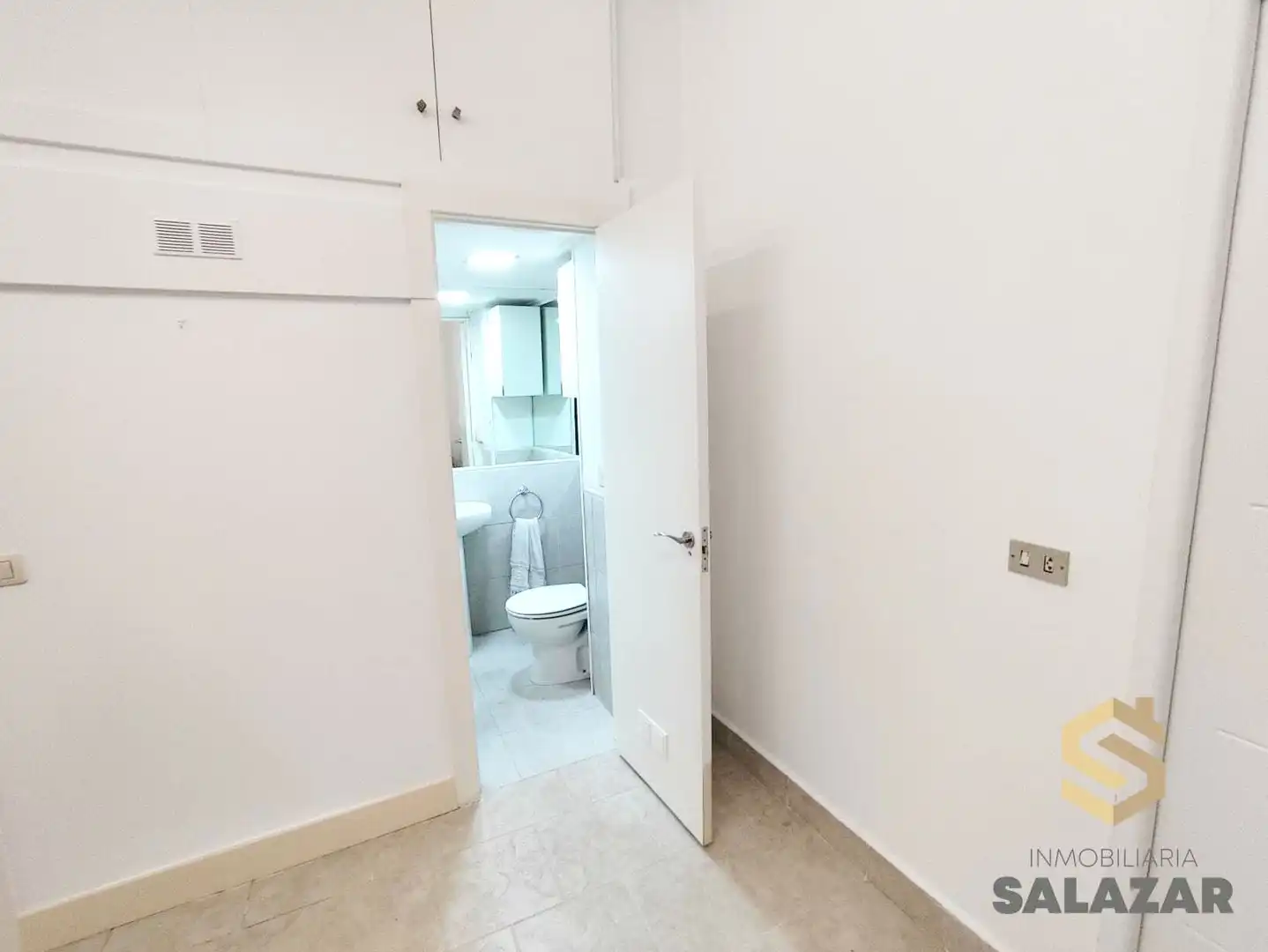 Badezimmer von Lagerraum zum Verkauf in Bilbao 