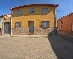 Vista exterior de Casa o xalet en venda en Gusendos de los Oteros amb Terrassa
