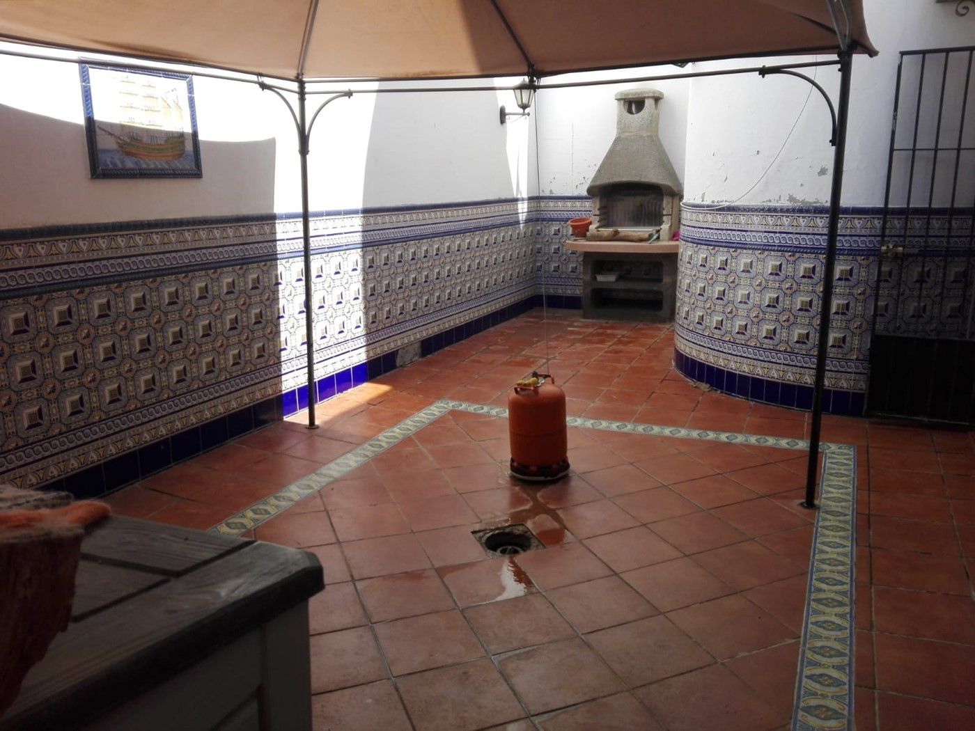 Garden of House or chalet for sale in Alcalá de Guadaira  with Air Conditioner, Terrace and Storage room