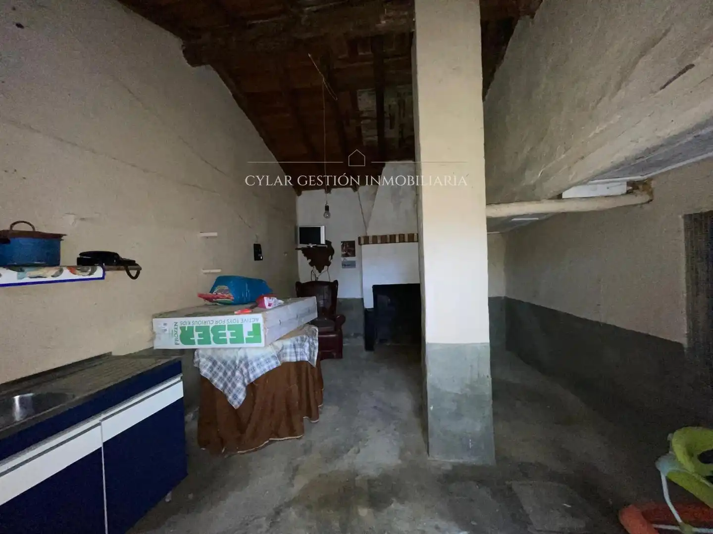Casa o xalet en venda en San Pedro de Rozados amb Calefacció, Traster i Moblat