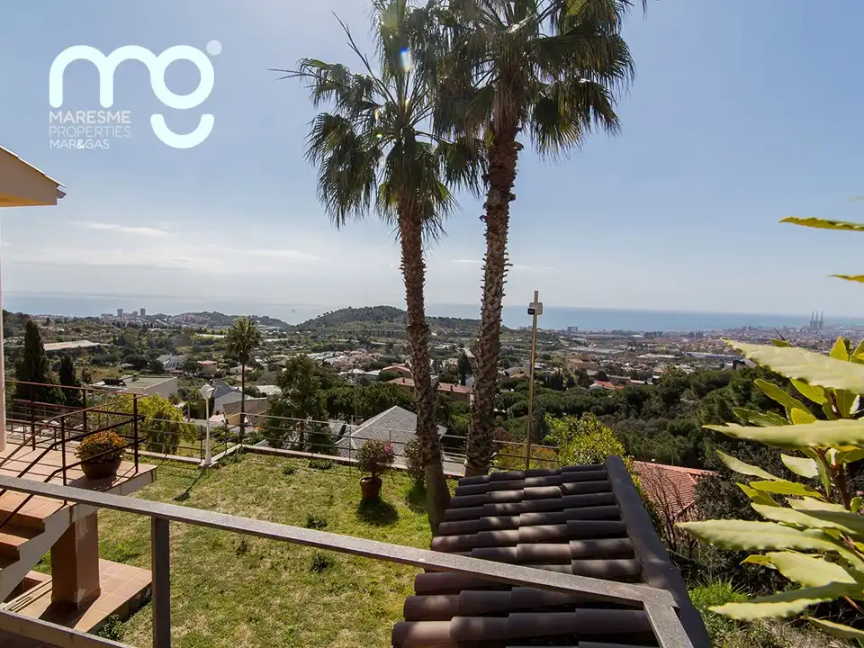 Vista exterior de Casa o chalet en venta en Tiana con Aire acondicionado, Calefacción y Jardín privado
