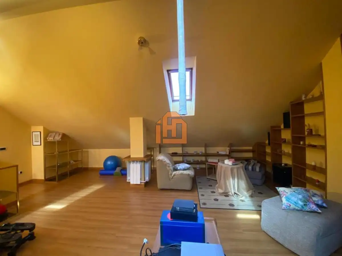 Houses for sale in Sariegos  with Heating and Parquet flooring