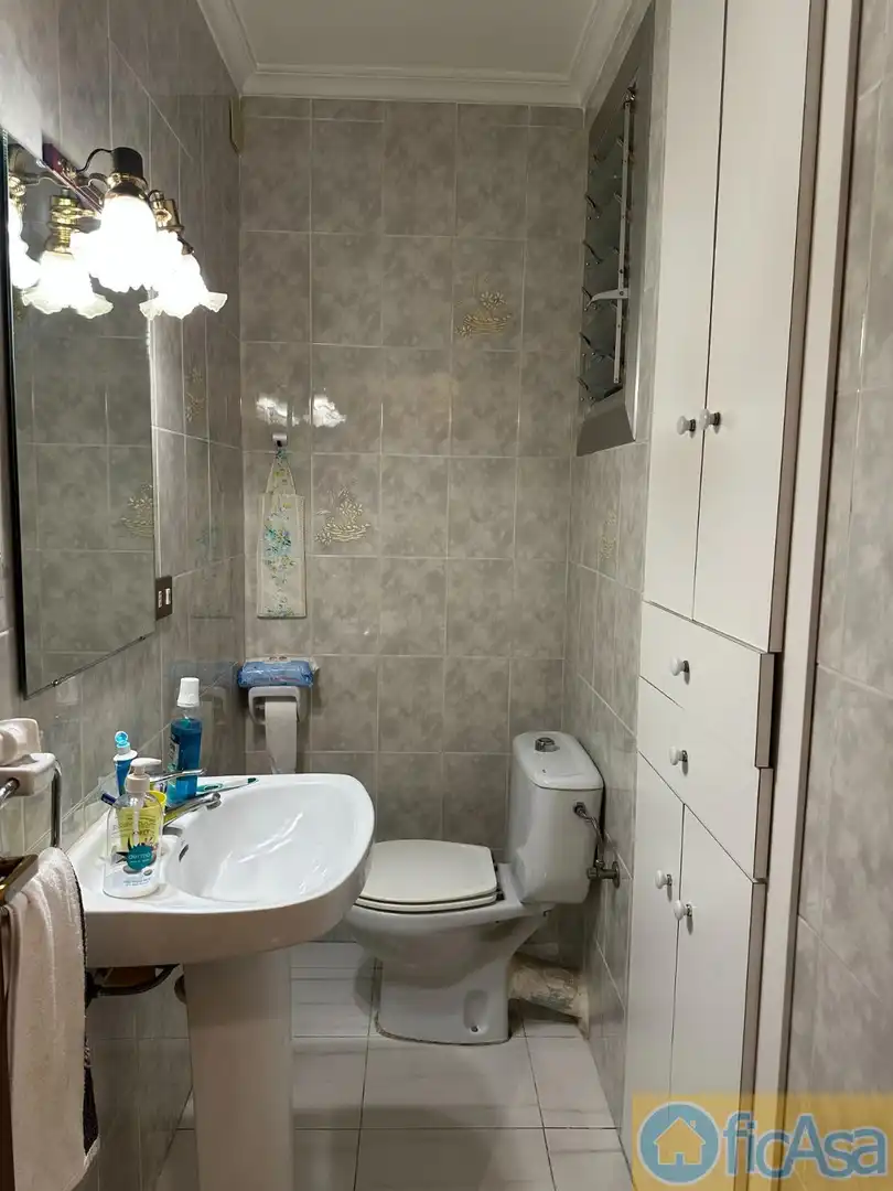 Baño de Apartamento en venta en Castellón de la Plana / Castelló de la Plana con Aire acondicionado y Balcón