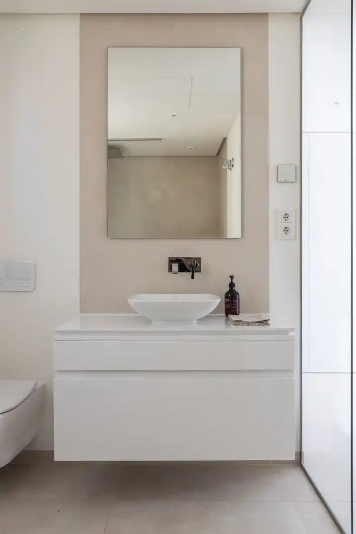 Badezimmer von Dachboden zum Verkauf in Marbella mit Terrasse und Balkon