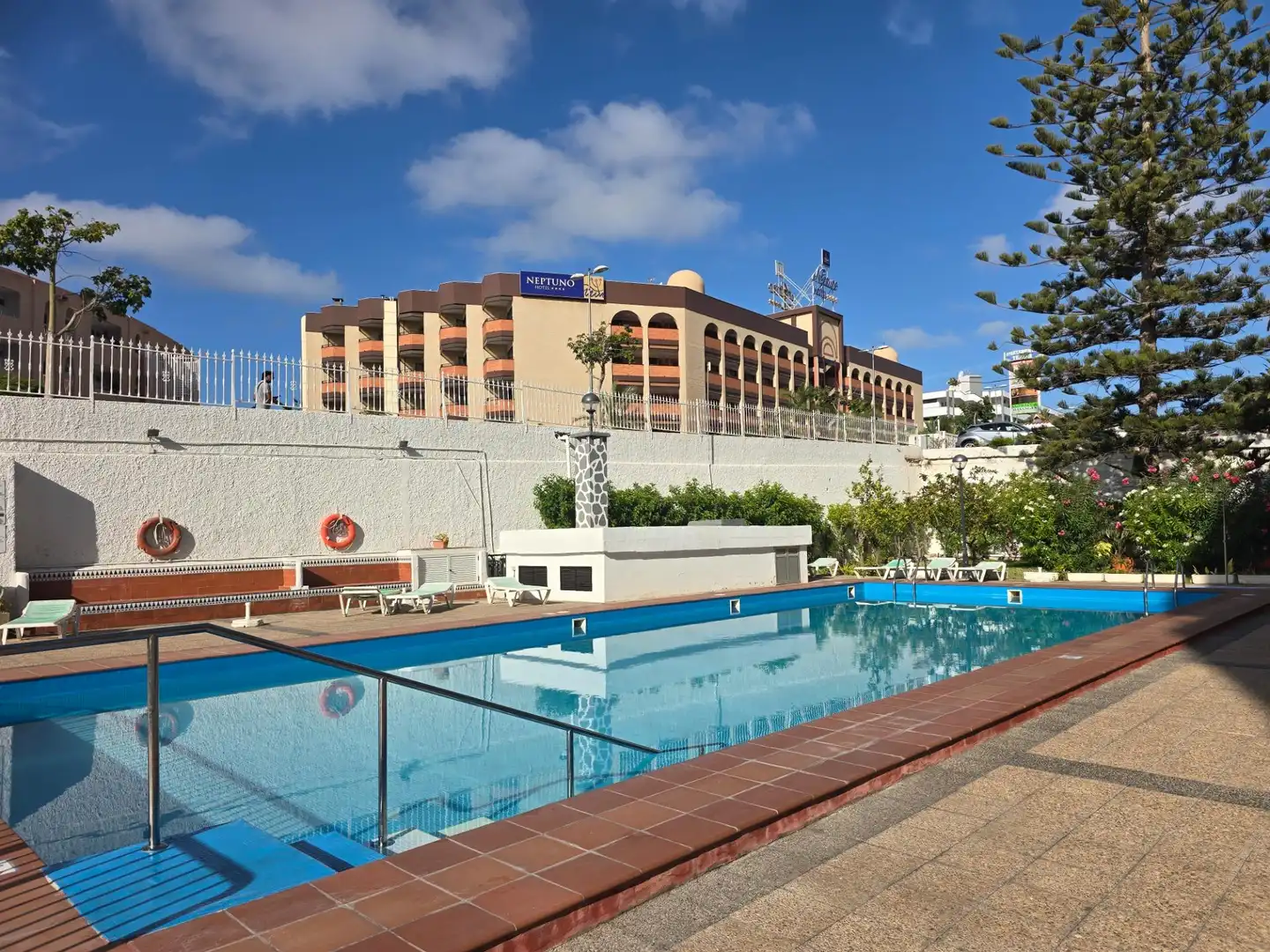 Piscina de Apartament de lloguer en San Bartolomé de Tirajana amb Moblat i Piscina comunitària