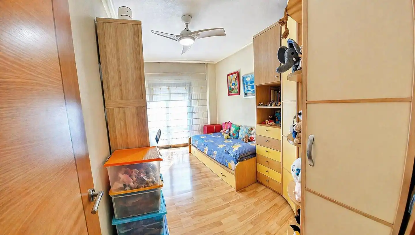 Habitación de Piso en venta en Elche / Elx con Aire acondicionado y Trastero
