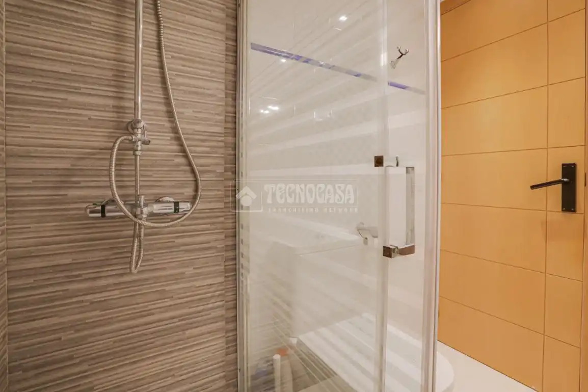 Baño de Piso en venta en Mataró con Aire acondicionado y Calefacción