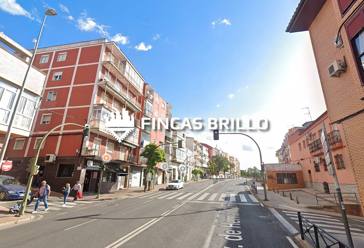 Vista exterior de Piso en venta en Cáceres Capital con Aire acondicionado, Calefacción y Terraza