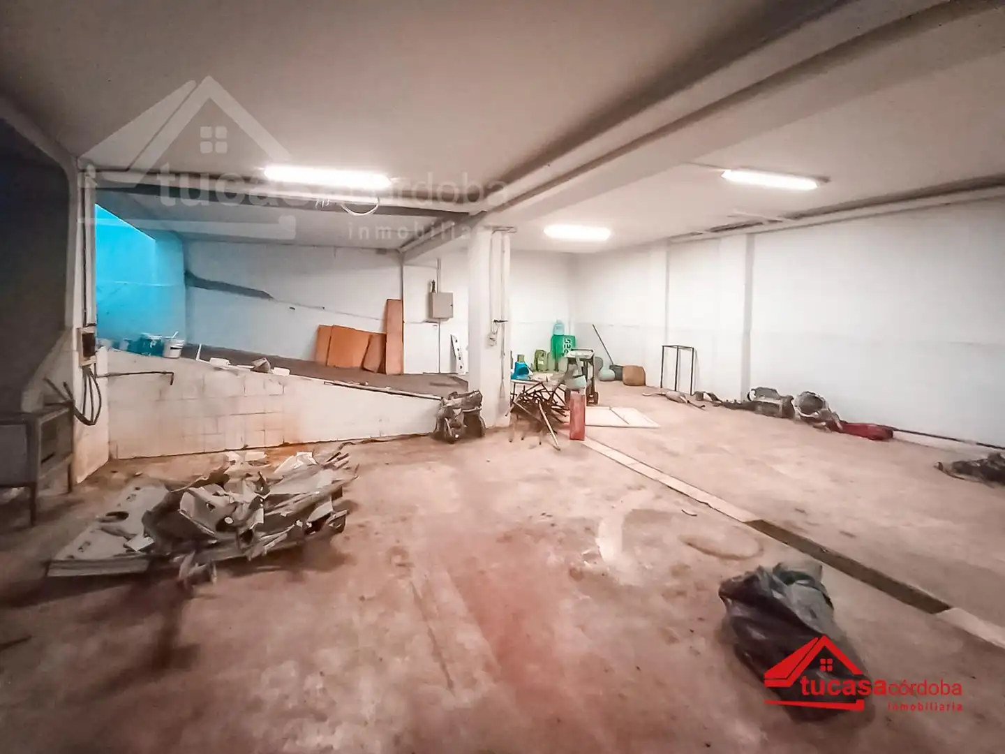 Local comercial en venda a Sur