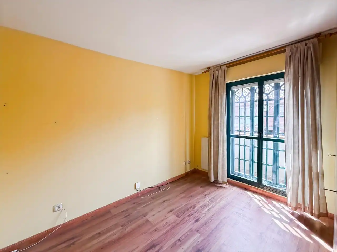 Dormitori de Casa adosada en venda en Alcorcón amb Aire condicionat, Calefacció i Jardí privat