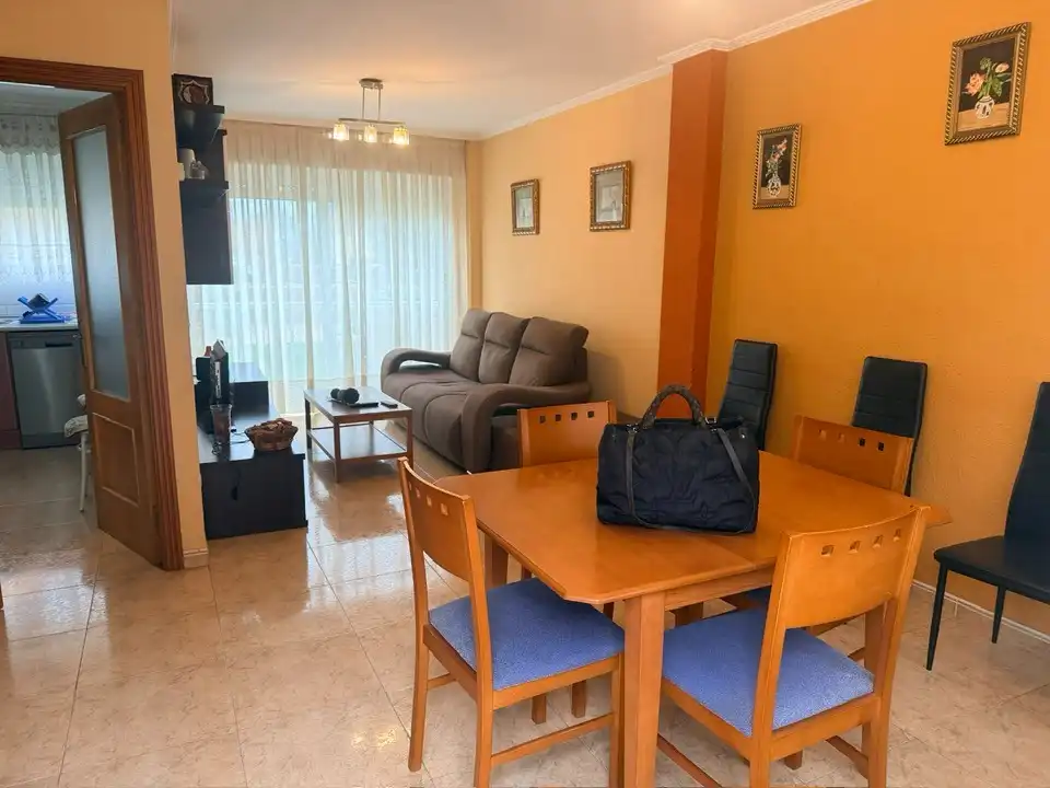 Sala de estar de Casa adosada en venta en Torrelavega  con Calefacción, Parquet y Terraza