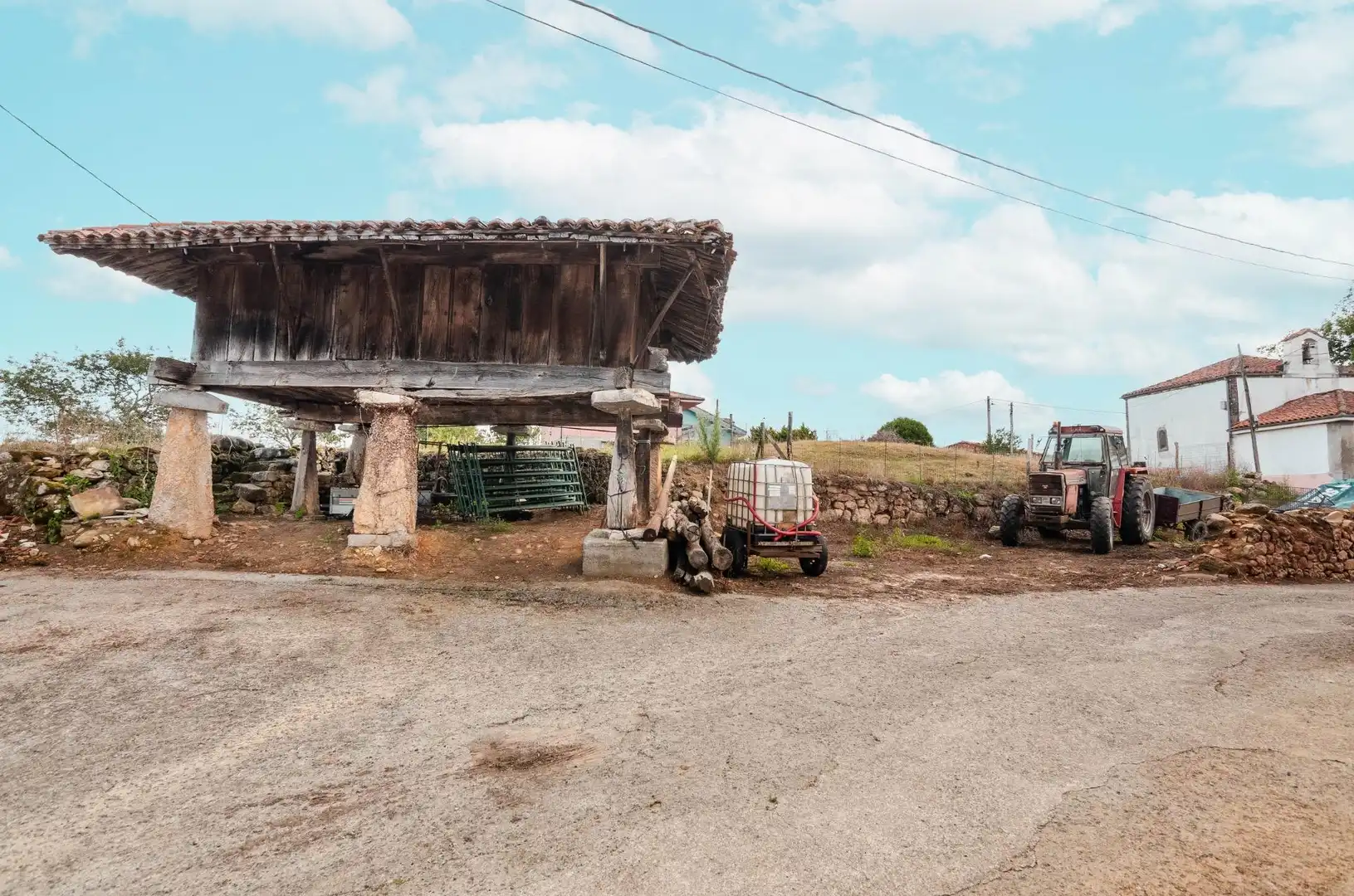 Casa rústica amb jardí en venda a Lugar Villar de Guergu 75, imagen 11
