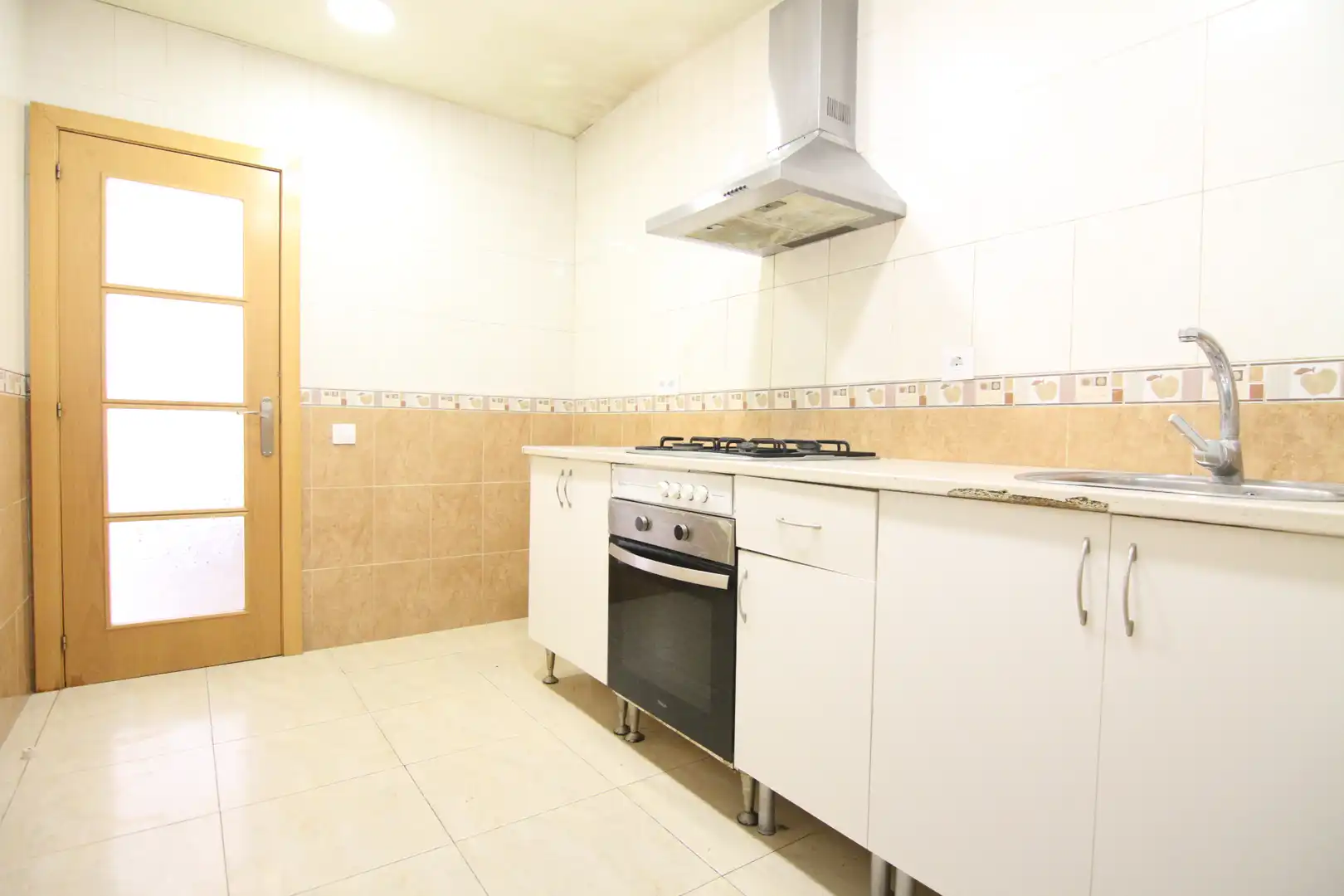 Cocina de Piso en venta en Olesa de Montserrat con Horno y Alarma