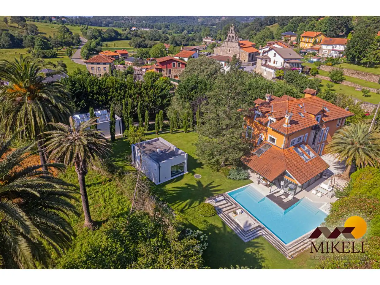 Jardí de Casa o xalet en venda en Medio Cudeyo amb Aire condicionat, Calefacció i Jardí privat