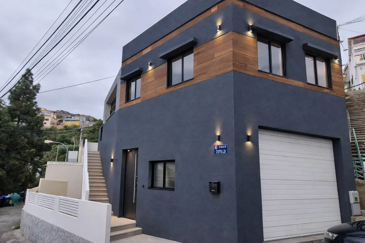 Vista exterior de Casa o xalet en venda en Las Palmas de Gran Canaria amb Terrassa i Traster