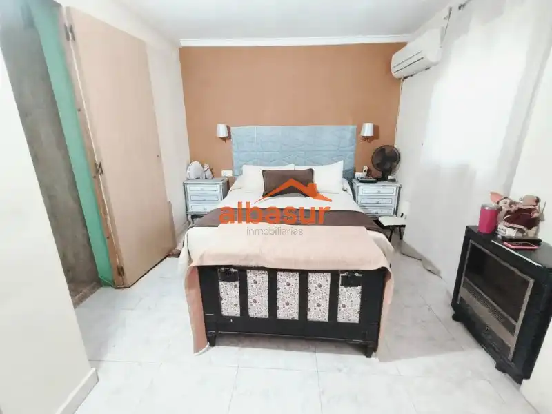 Dormitori de Casa adosada en venda en Córdoba amb Aire condicionat, Terrassa i Traster