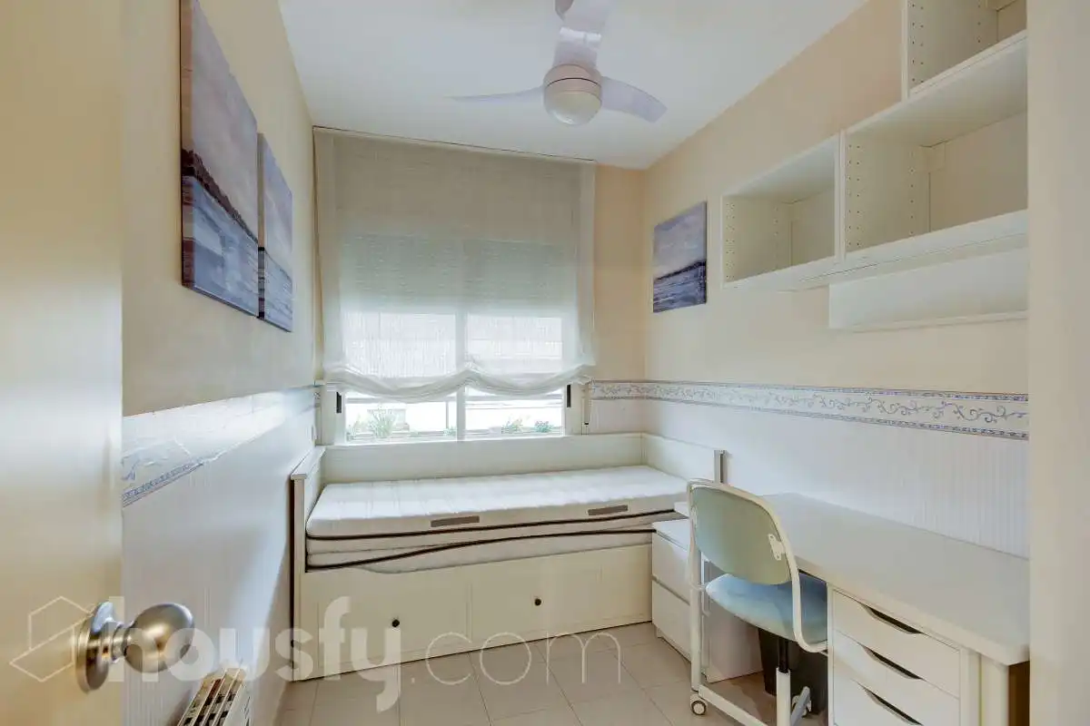 Bedroom of Flat for rent in El Coll