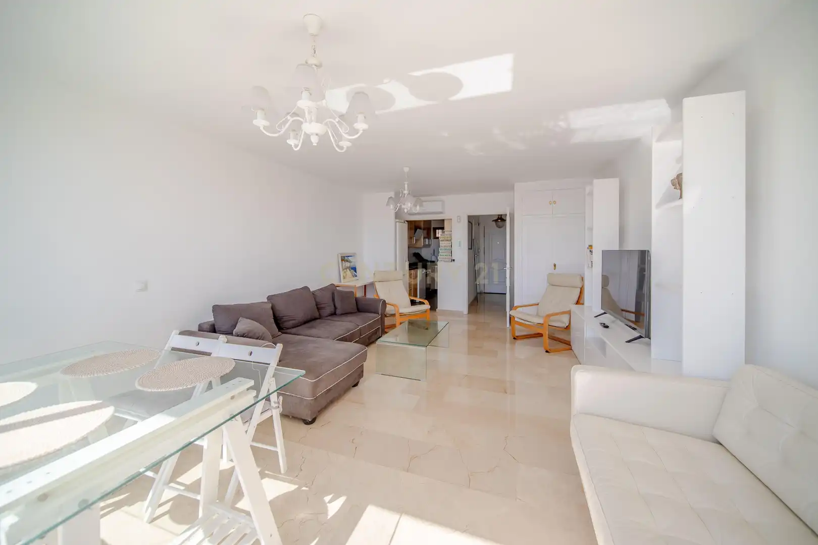 Sala d'estar de Apartament en venda en Benalmádena amb Aire condicionat, Traster i Piscina