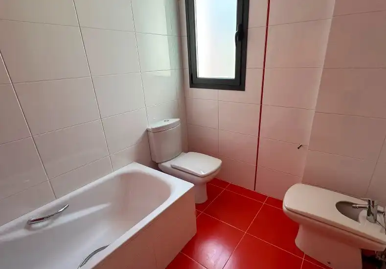 Badezimmer von Maisonette zum Verkauf in Castellón de la Plana / Castelló de la Plana mit Heizung, Terrasse und Möbliert