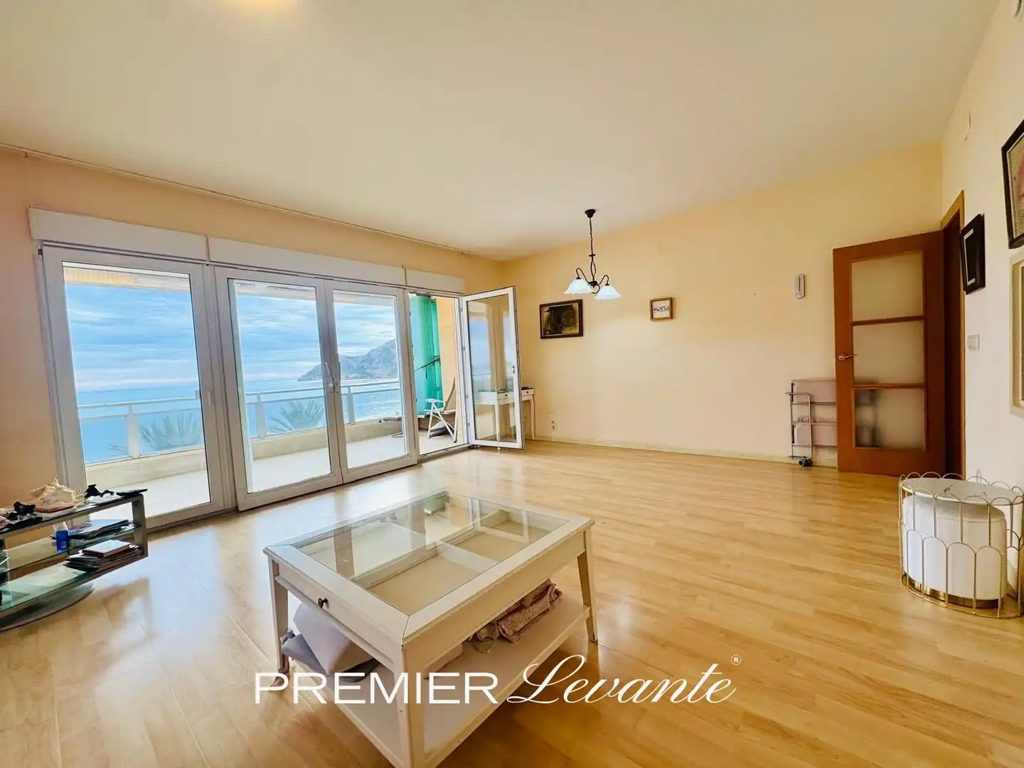 Sala de estar de Piso en venta en L'Alfàs del Pi con Aire acondicionado, Terraza y Balcón