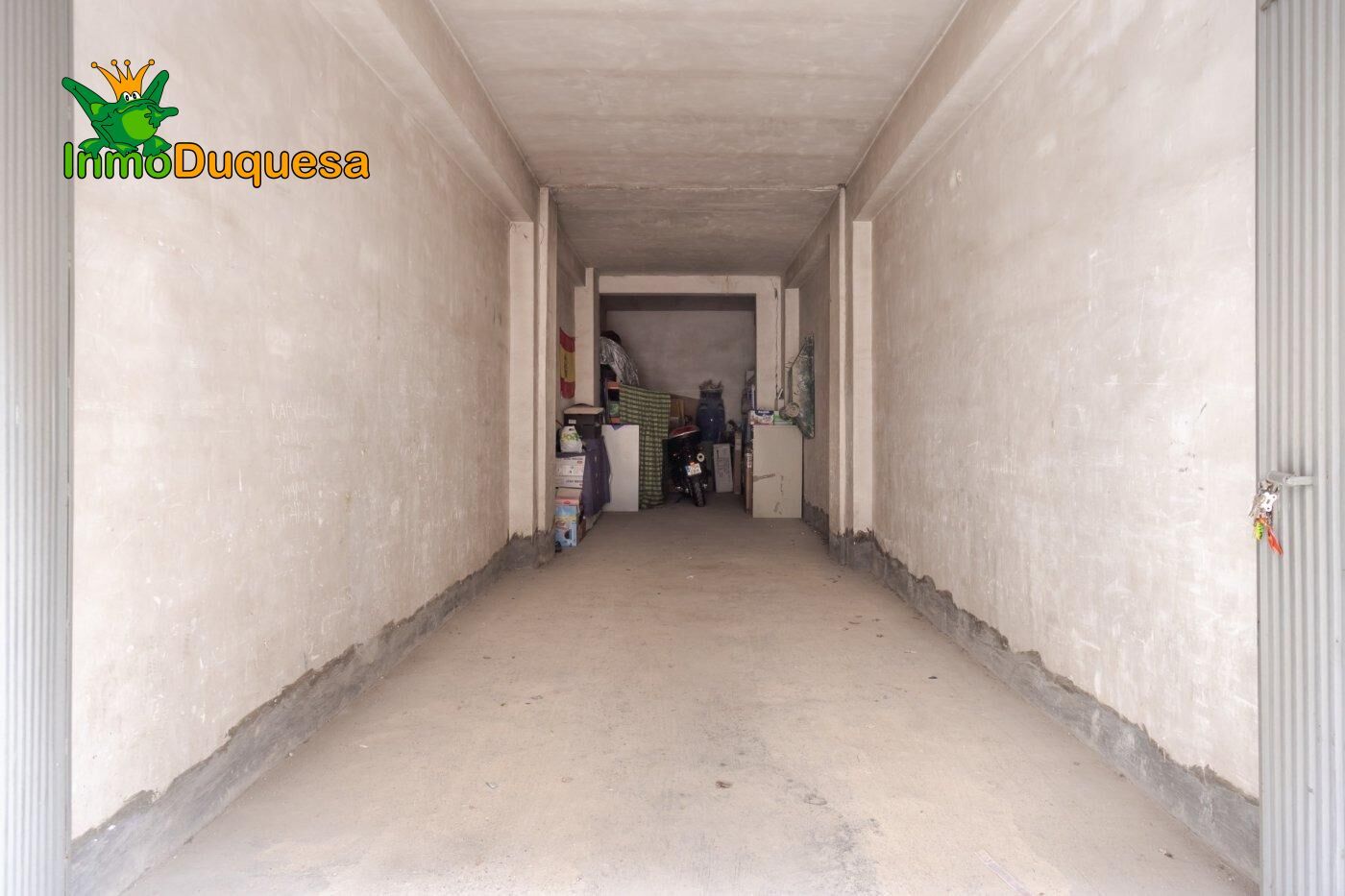 Premises for sale in  Granada Capital