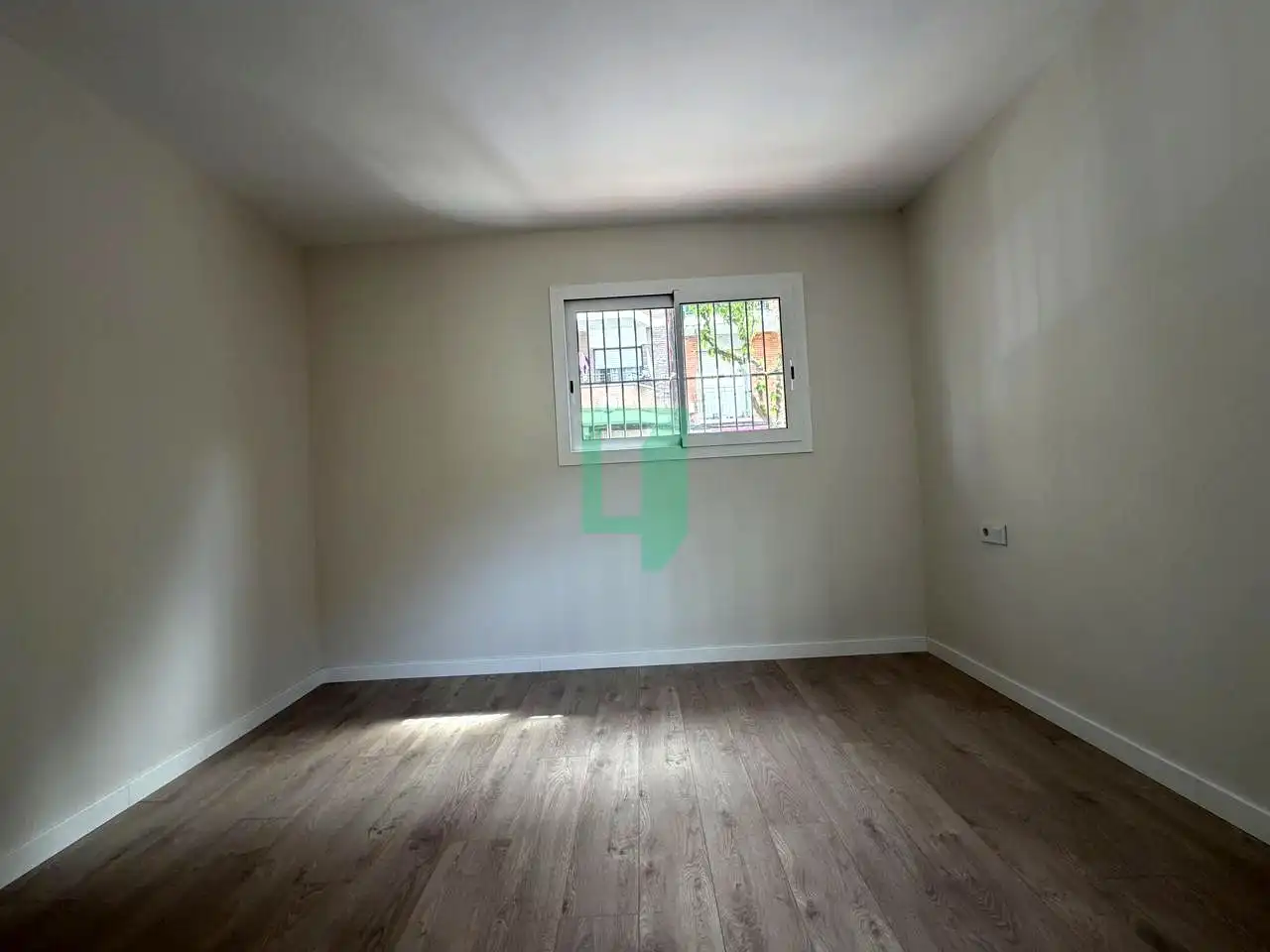 Habitación de Dúplex en venta en Badalona con Parquet