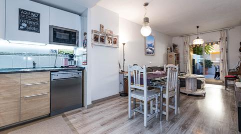 Foto 3 de Piso en venta en Camino de la Cantera, Los Pacos, Málaga