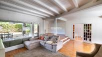 Living room of House or chalet for sale in Matadepera  with Heating, Private garden and Parquet flooring