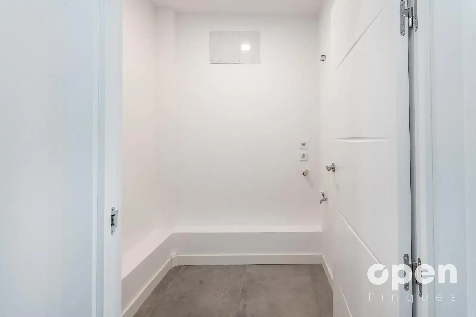 Wohnung zum Verkauf in Terrassa mit Klimaanlage, Heizung und Terrasse