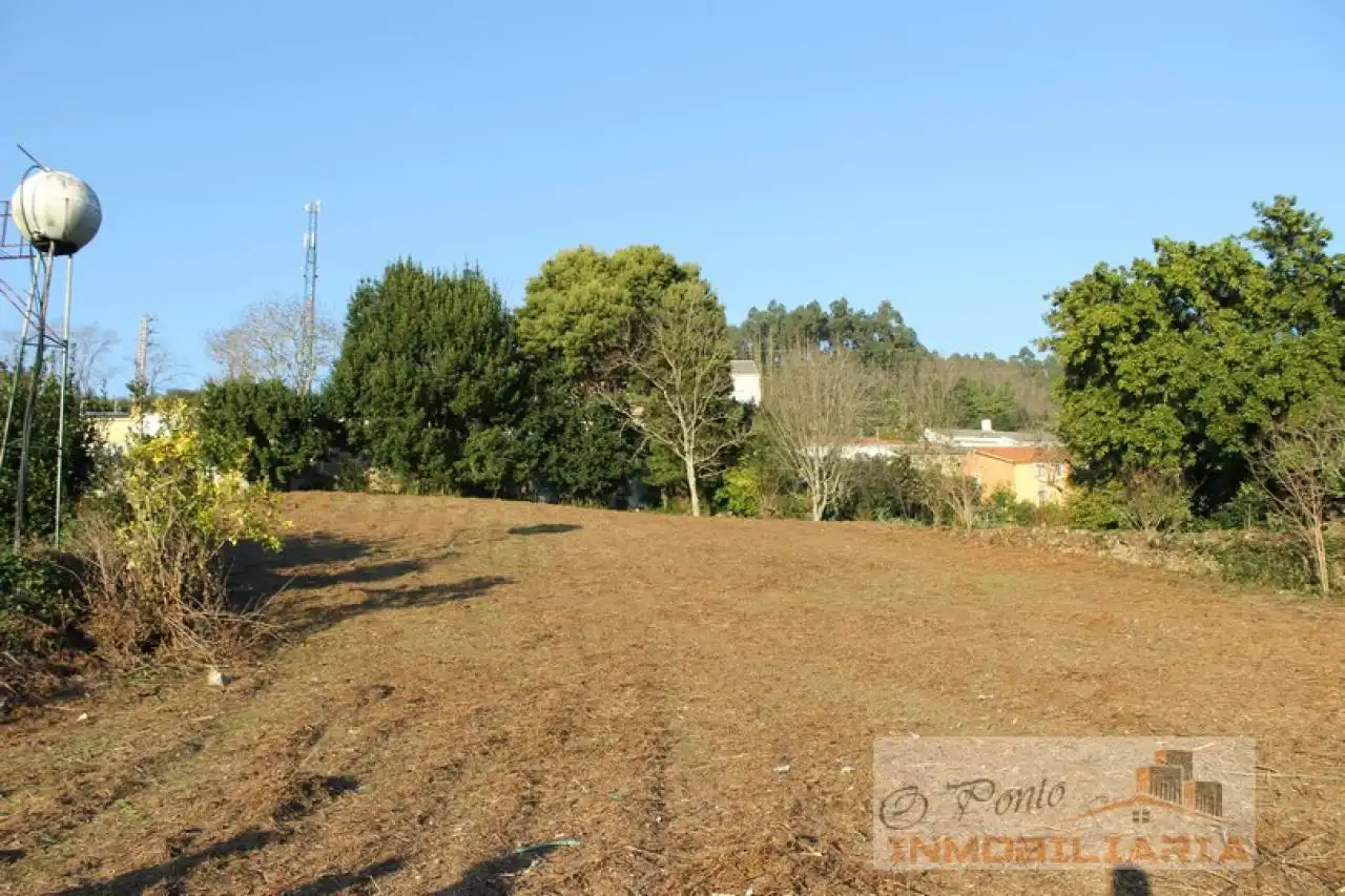 Terreno residencial en venta en Neda