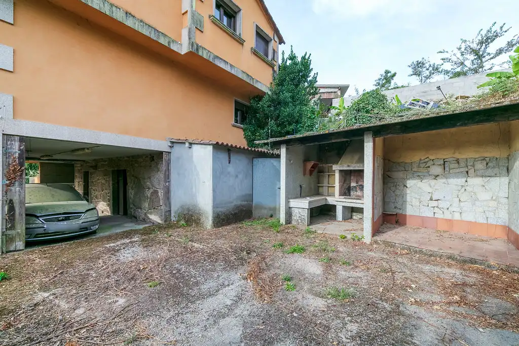Außenansicht von Haus oder Chalet zum Verkauf in Ponteareas