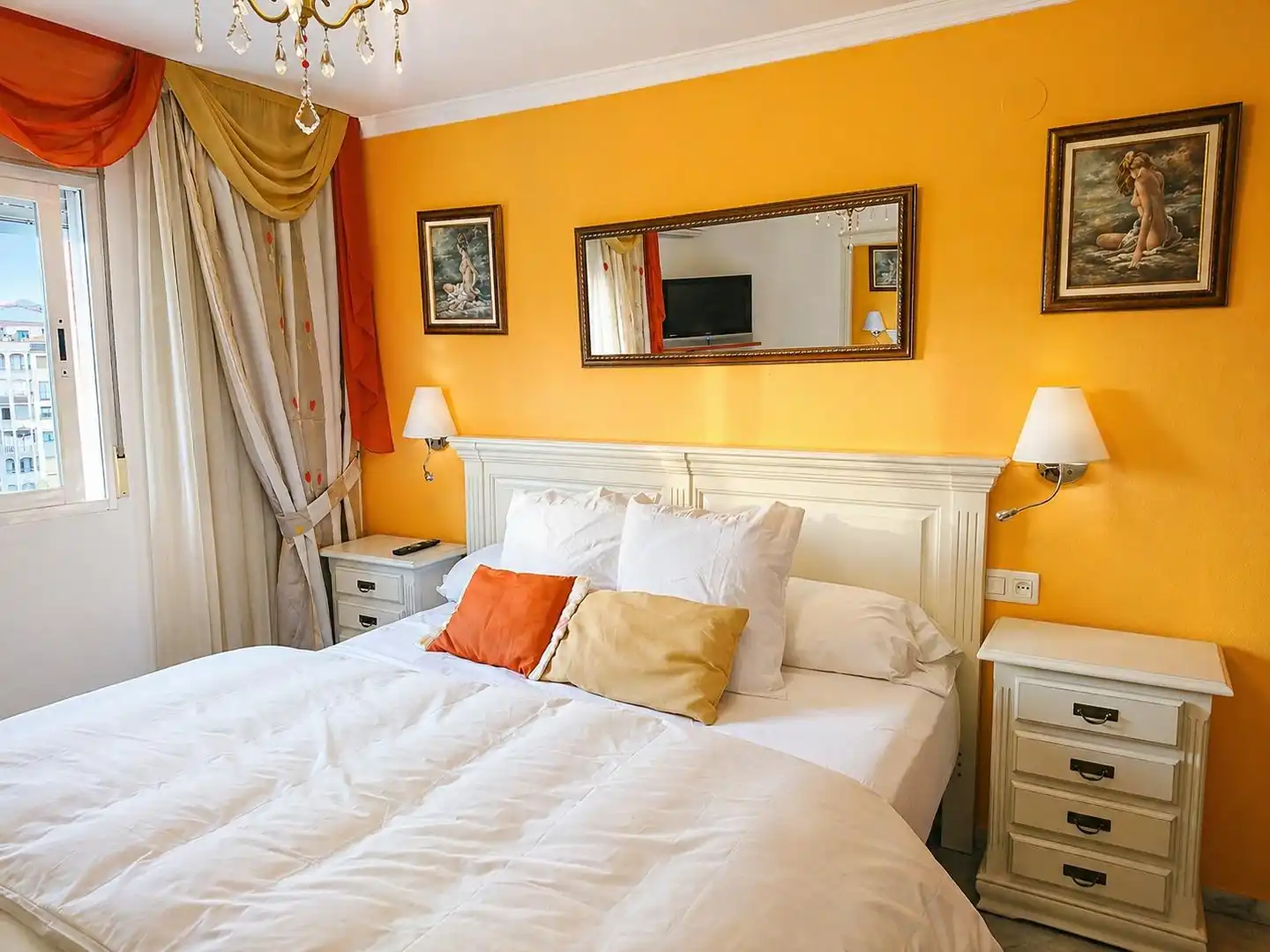 Dormitori de Apartament en venda en Marbella amb Aire condicionat, Terrassa i Traster