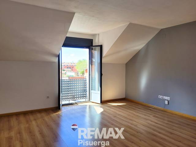 Piso en Venta en Calle Alfredo Martin, 1 en Santovenia de Pisuerga