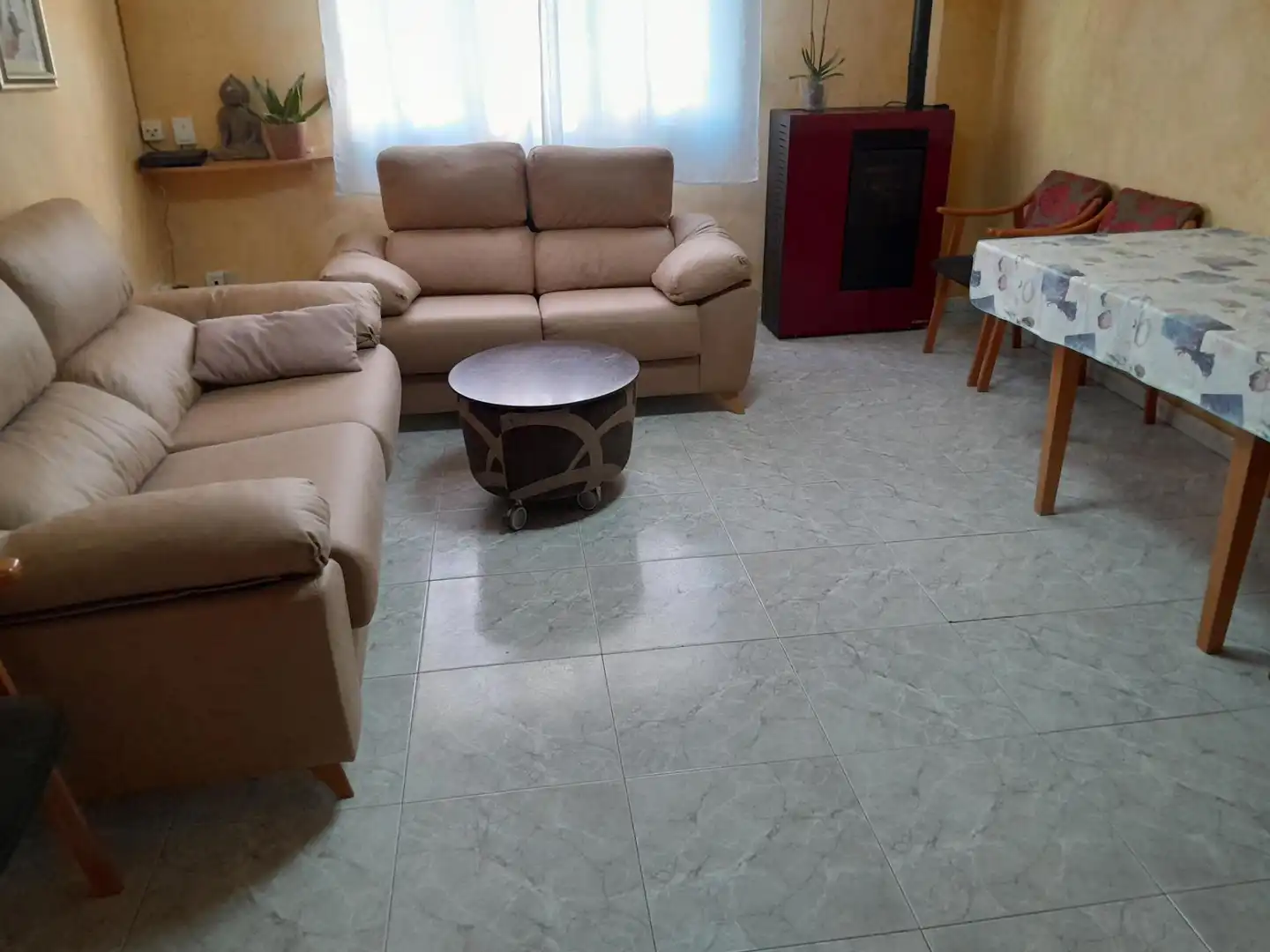 Sala d'estar de Planta baixa en venda en Yecla amb Calefacció, Terrassa i Traster